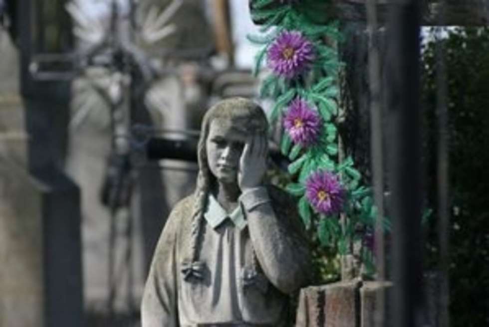  05 04 2005 SZCZEBRZESZYN MIEJSCOWOSC SKAD POCHODZI RODZINA PAPIERZA ZE STRONY MATKI POMNIK KACZOROWSKIEJ
FOT DOROTA AWIORKO/DZIENNIK WSCHODNI