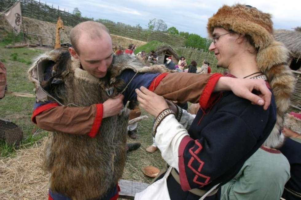  21 05 2005 WOLKA BIELECKA GROD SREDNIOWIECZNY ZBUDOWANY PRZEZ KASZTELANA JARKA WOLINSKIEGO
FOT DOROTA AWIORKO/DZIENNIK WSCHODNI