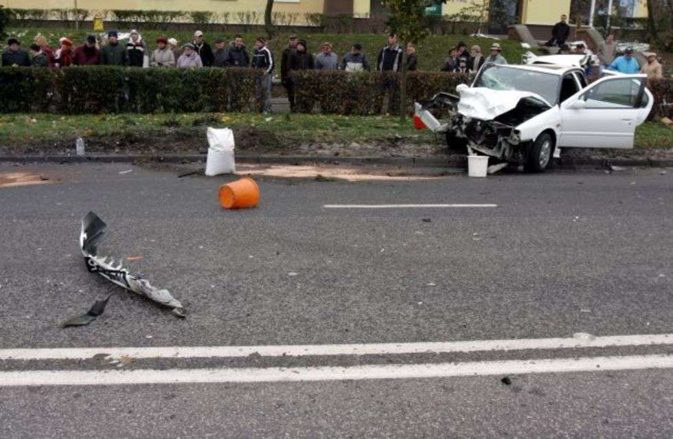  Cztery osoby zostaly ranne w wyniku wypadku do jakiego doszlo dzisiaj na al. Raclawickich w Lublinie.
