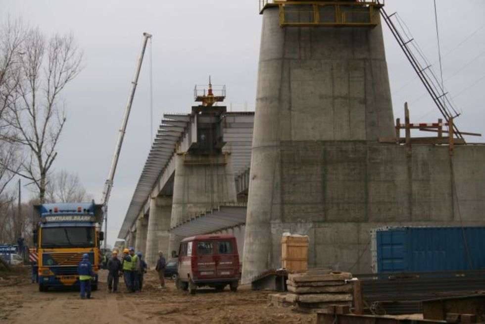  Budowa mostu na Wiśle w Puławach (zdjęcie 5) - Autor: Pawel Buczkowski