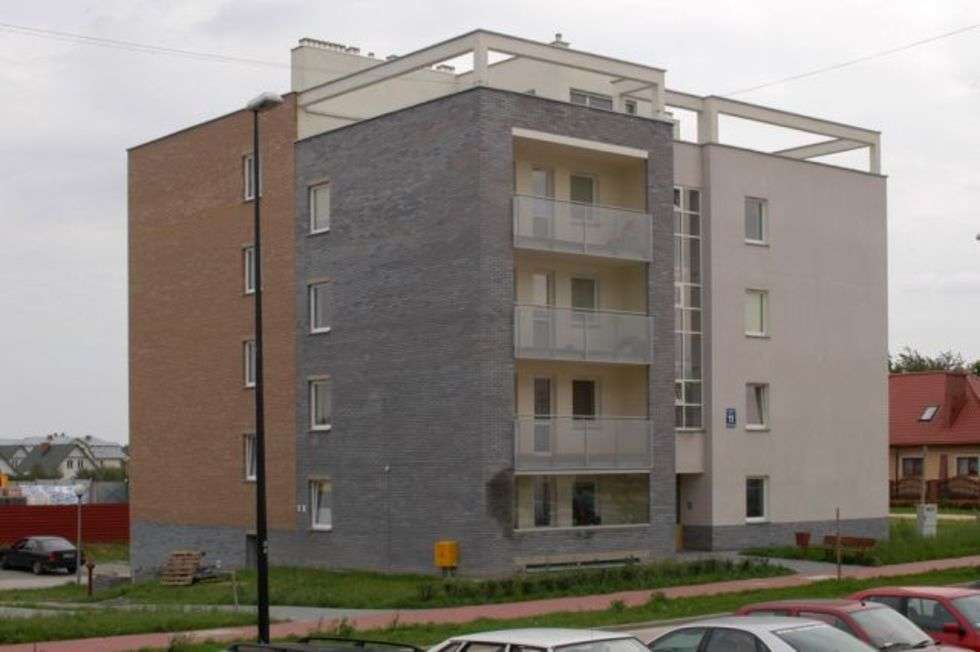  Budynki mieszkalne przy ul. Modrzewiowej w ?widniku &#8211; I miejsce w kategorii budynki mieszkalne 