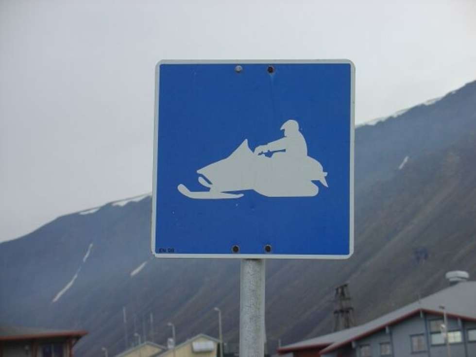  Na Spitsbergenie mozna zobaczyc niespotykane u nas znaki drogowe