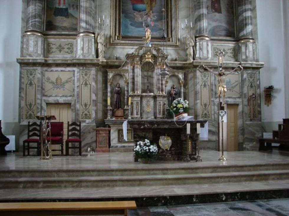 Oltarz glówny w stylu neorenesansowym