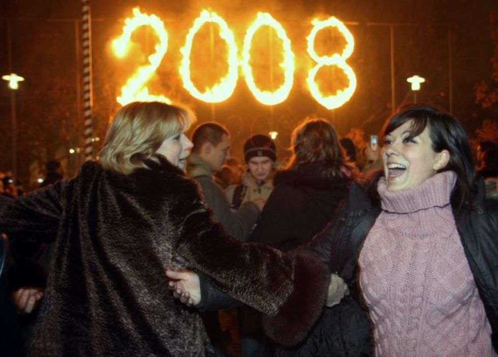  O pólnocy zostal odpalony napis 2008 na masztach flagowych pl. Litewskiego 