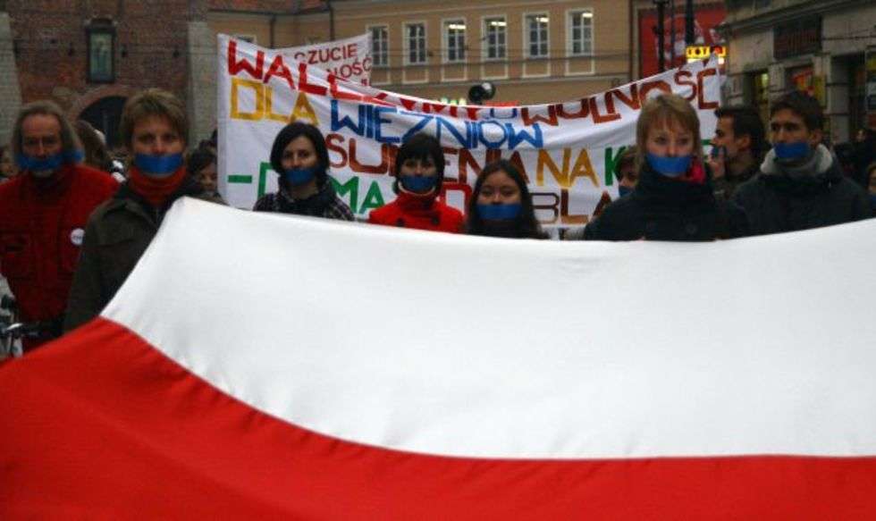  Papieski Marsz Solidarności. Lubelscy dziennikarze na znak solidarności z kolegami z Bialorusi mieli zaklejone usta