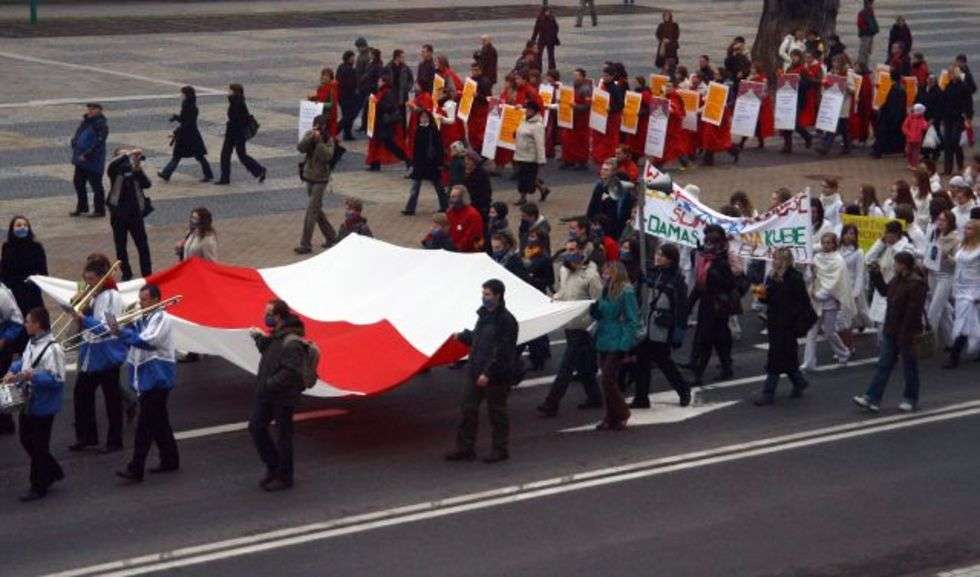  W Lublinie kilka tysiecy mlodych ludzi przeszlo ulicami Lublina w Papieskim Marszu Solidarności. 

