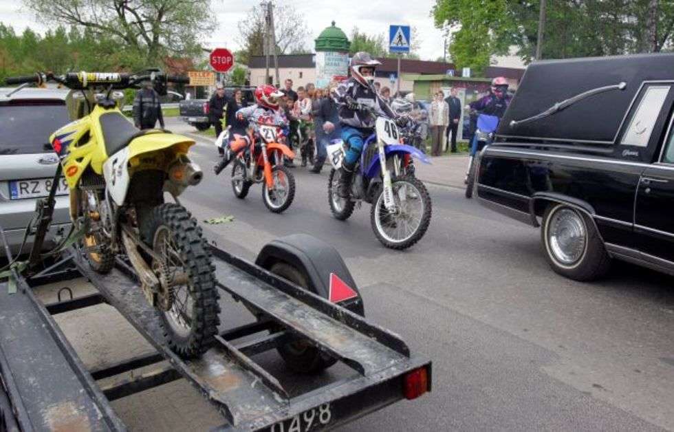  Pogrzeb motocrossowca
