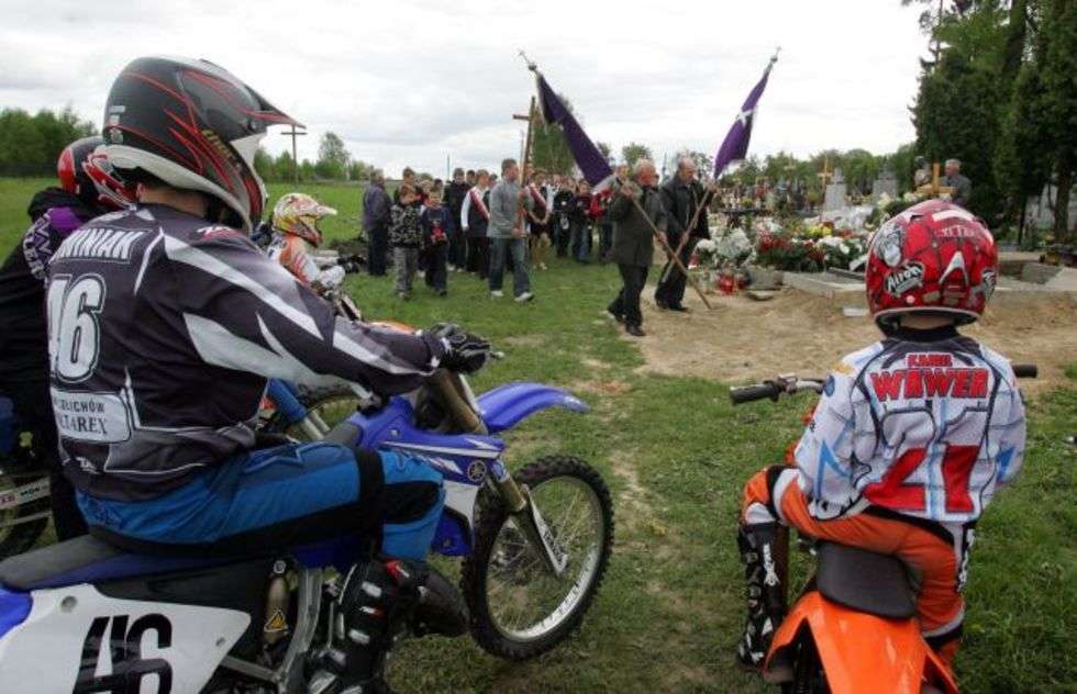  Pogrzeb motocrossowca
