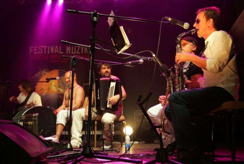  
Koncert finalowy Festiwalu Muzyki "Strefa Inne Brzmienia". Lublin, Rynek Stergo Miasta, 19 lipca 2008 r. 
