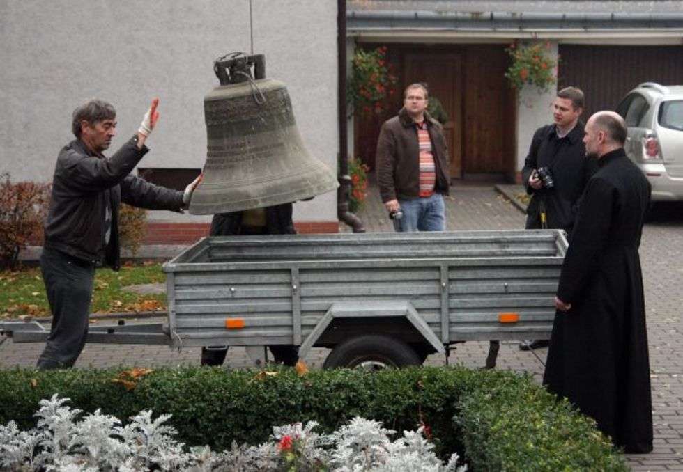  Na dzwonnicy w lubelskiej cerkwi prawoslawnej pw. Przemienienia Panskiego zawislo 5 nowych dzwonów