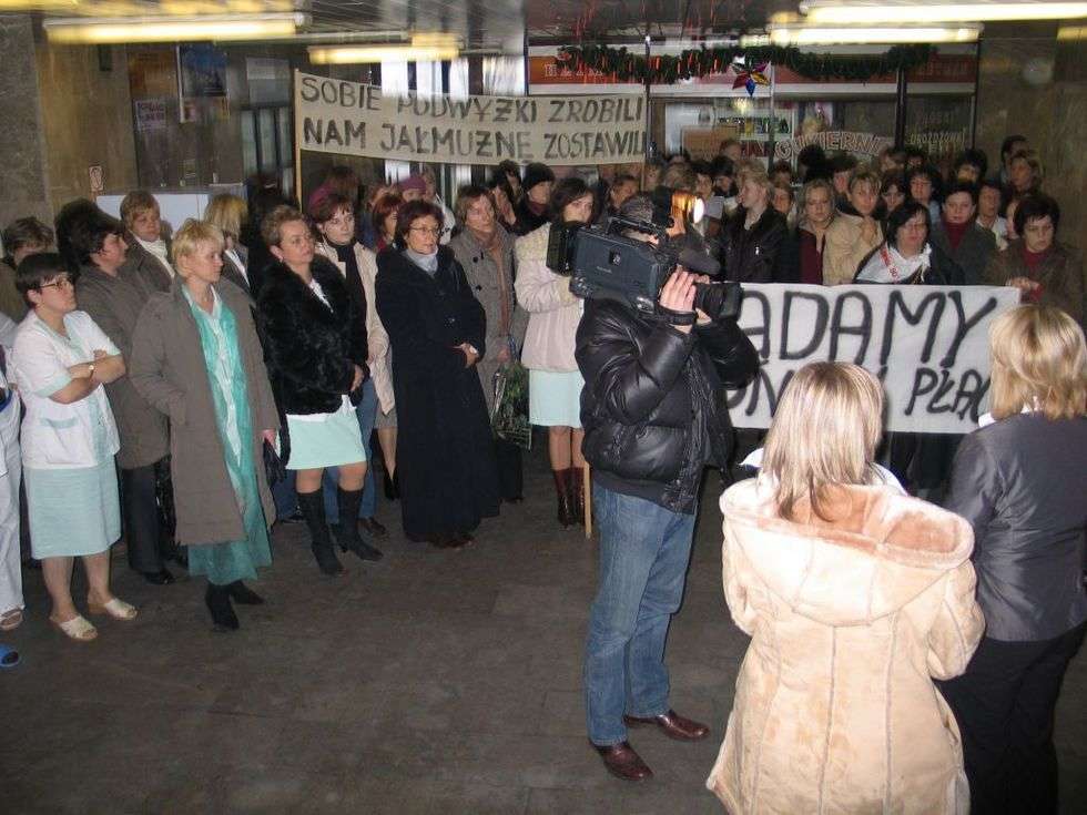  Chełm: Strajk pielęgniarek (zdjęcie 4) - Autor: Jacek Barczynski