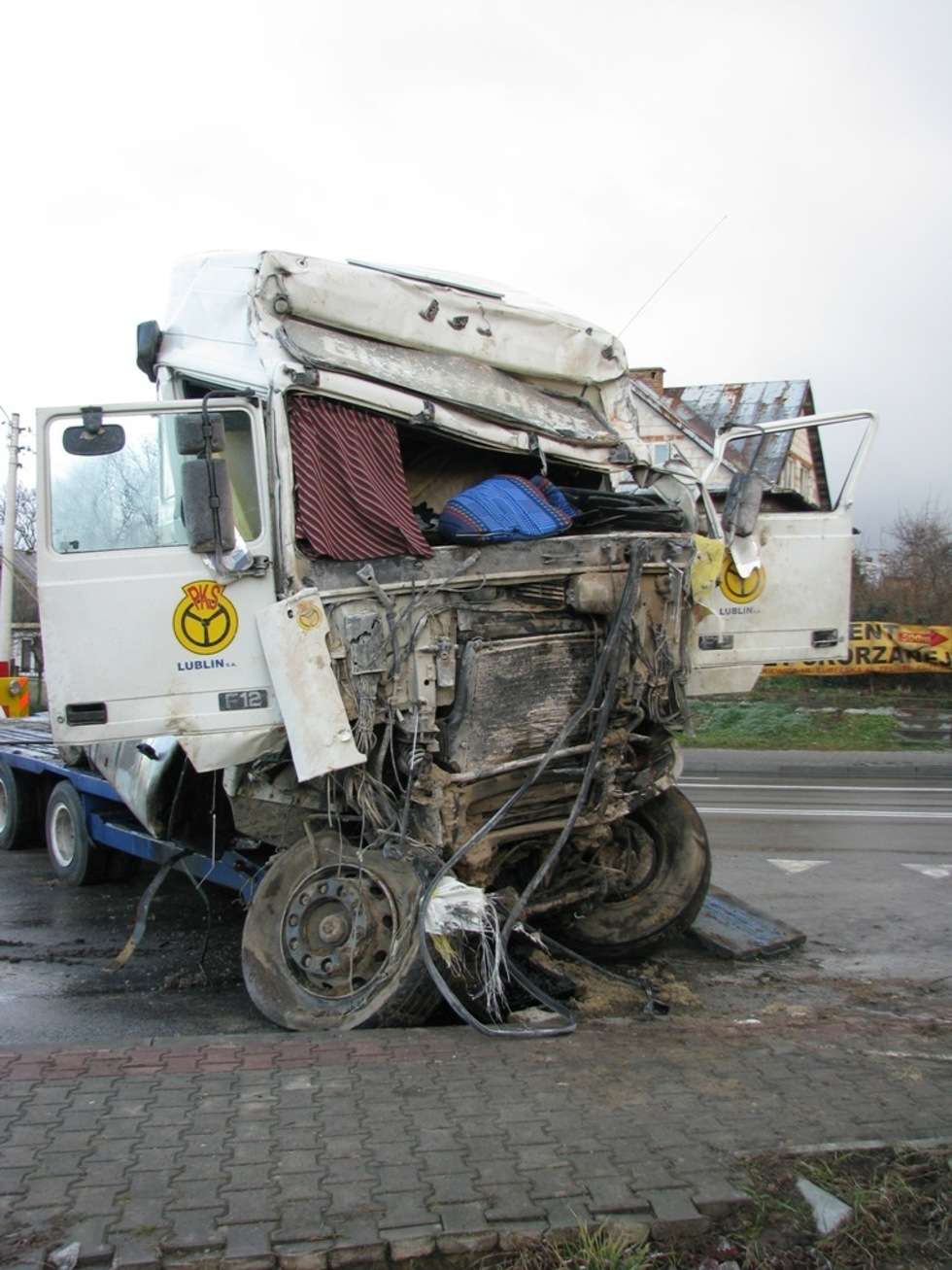  Wypadek w Kurowie (zdjęcie 1) - Autor: Policja