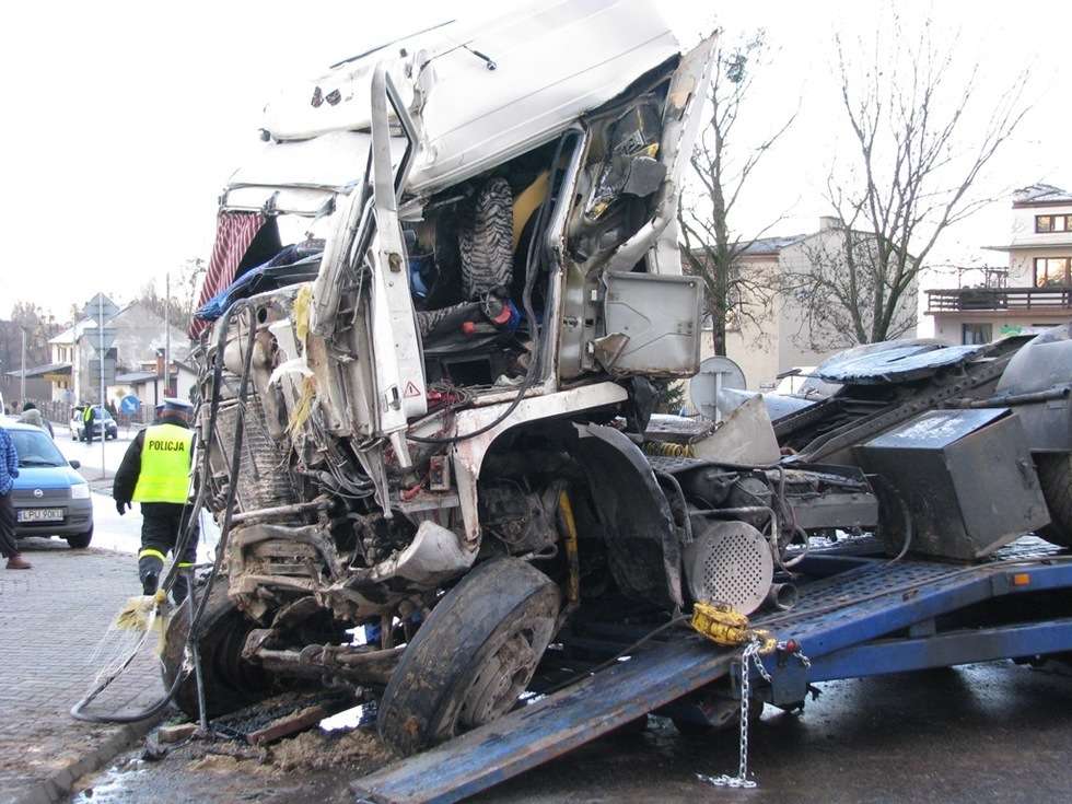  Wypadek w Kurowie (zdjęcie 3) - Autor: Policja