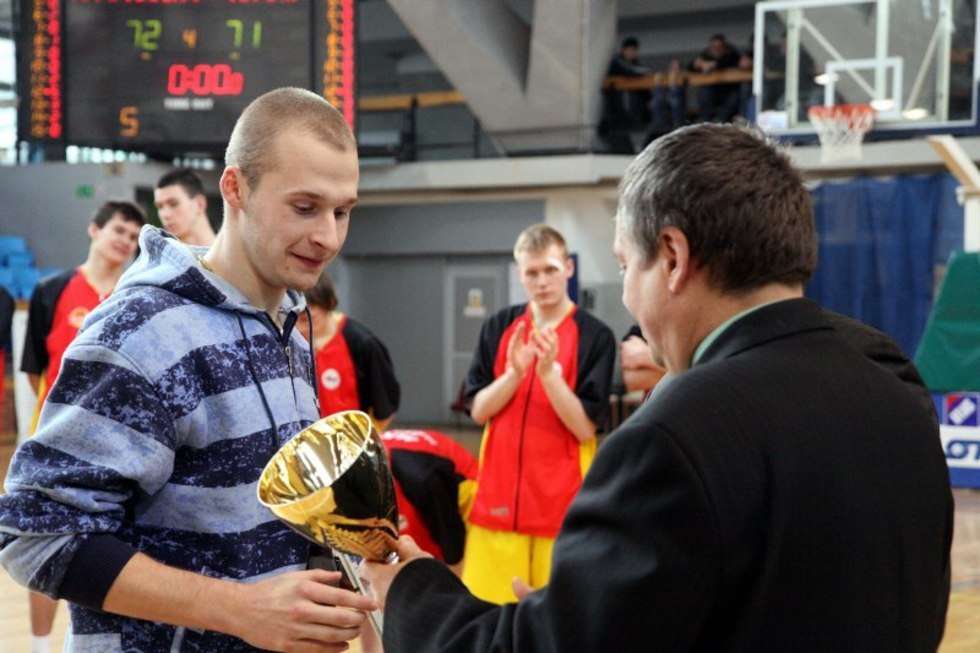  Turniej koszykówki juniorów. (zdjęcie 15) - Autor: Maciej Kaczanowski