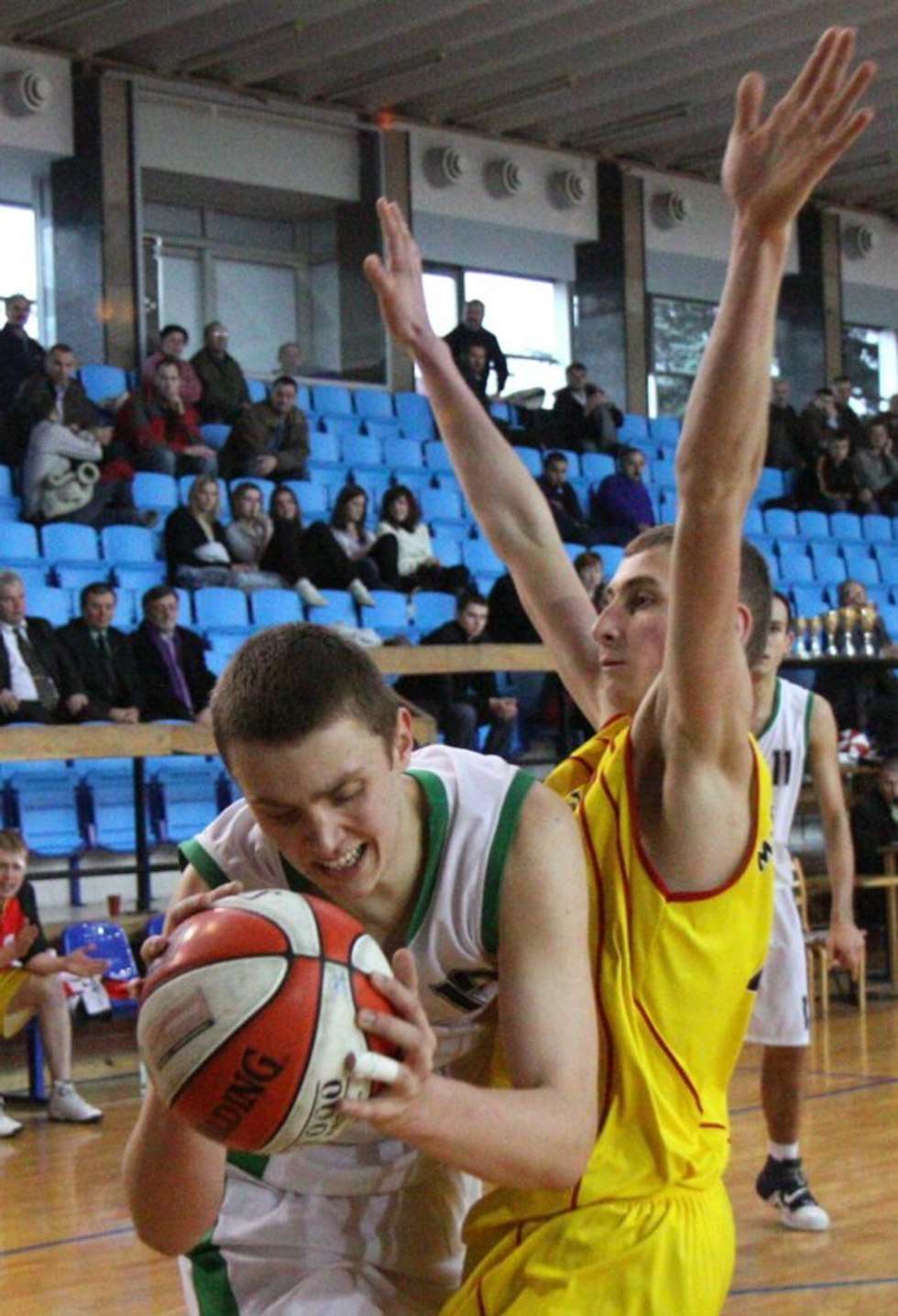  Turniej koszykówki juniorów. (zdjęcie 8) - Autor: Maciej Kaczanowski