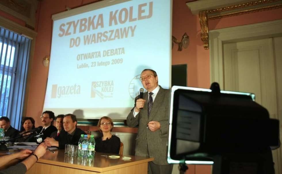  Szybka kolej do Warszawy.  (zdjęcie 6) - Autor: Maciej Kaczanowski