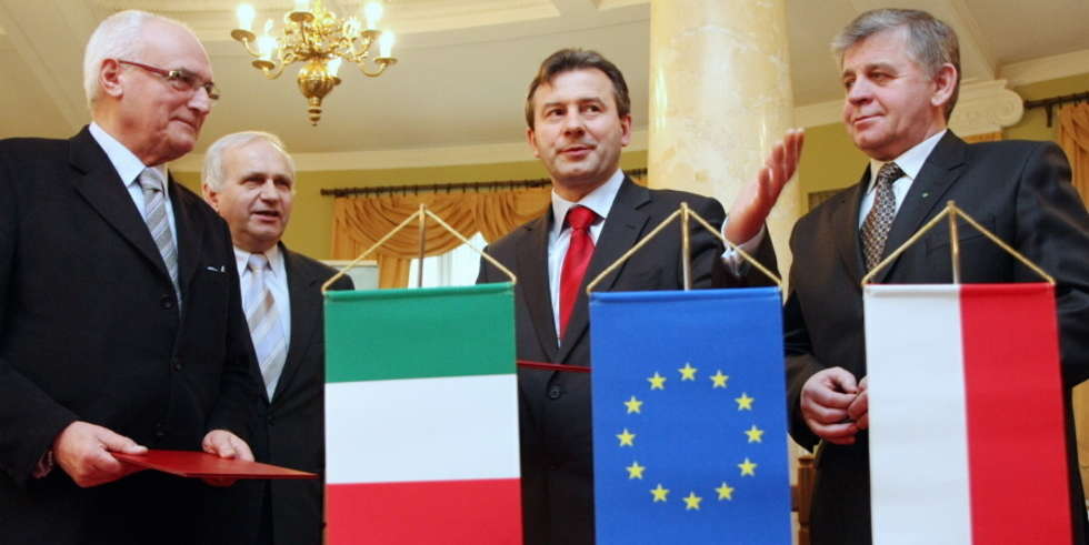  Podpisanie umowy z Włochami. (zdjęcie 6) - Autor: Maciej Kaczanowski