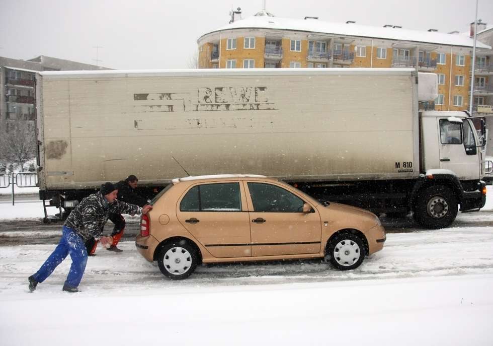  Atak śnieżycy w Lublinie (zdjęcie 9) - Autor: Jacek Świerczynski