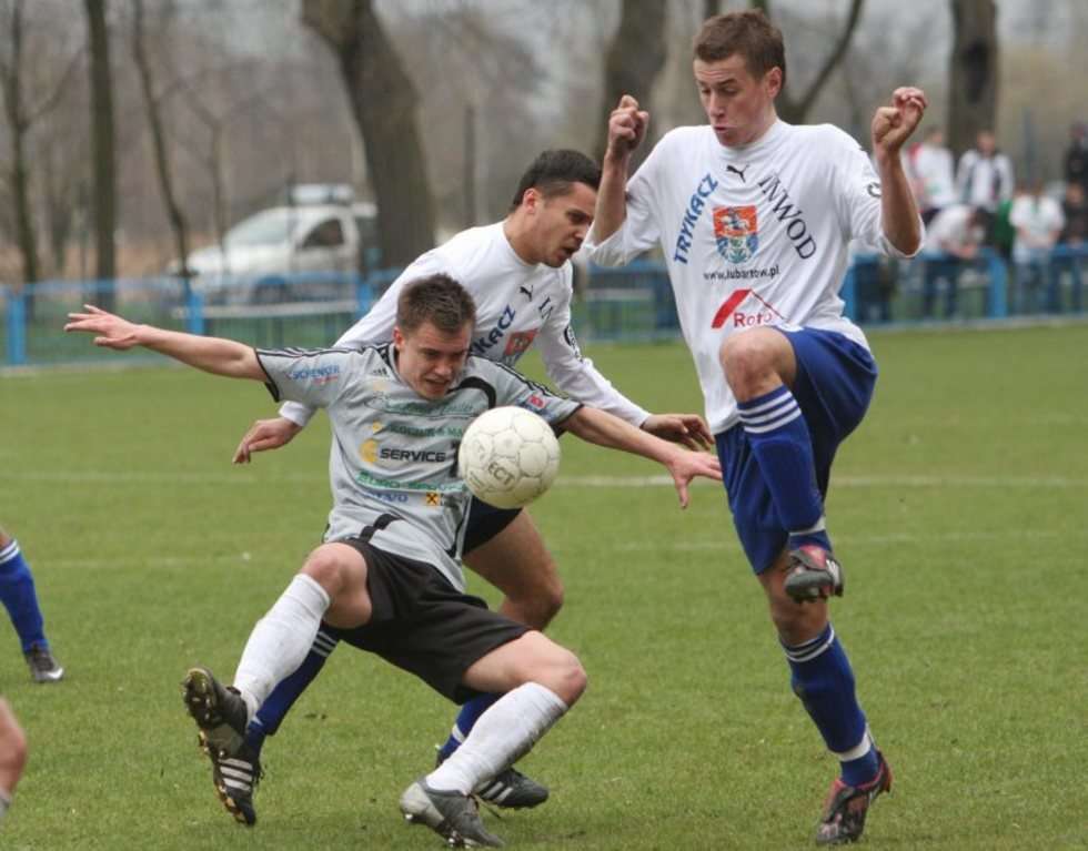  Mecz IV ligi Lewart - Podlasie. (zdjęcie 1) - Autor: Maciej Kaczanowski