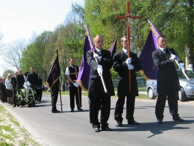 Ulhówek: pogrzeb Moniki i Radka