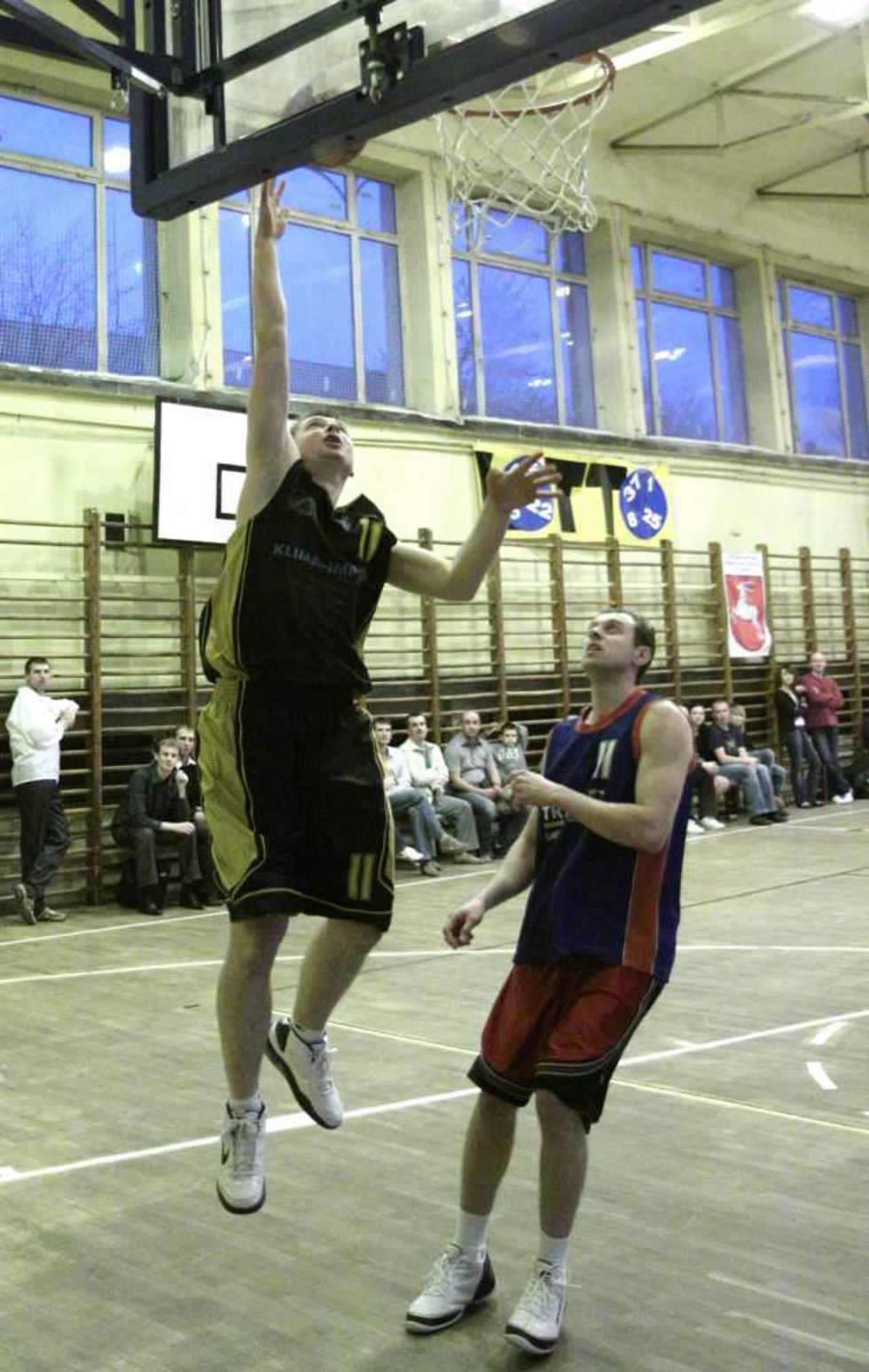  Koszykówka - liga TKKF. (zdjęcie 3) - Autor: Maciej Kaczanowski