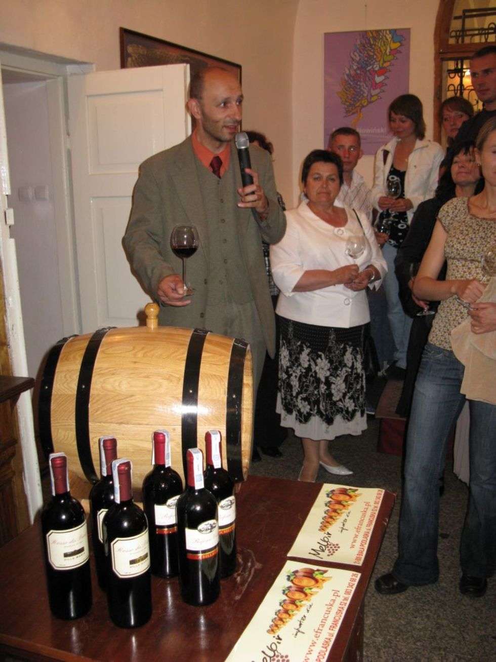  Od „Nocy w bialskim muzeum” zaczely sie tegoroczne Dni Bialej Podlaskiej.  „Wieczór z winem hiszpanskim”.