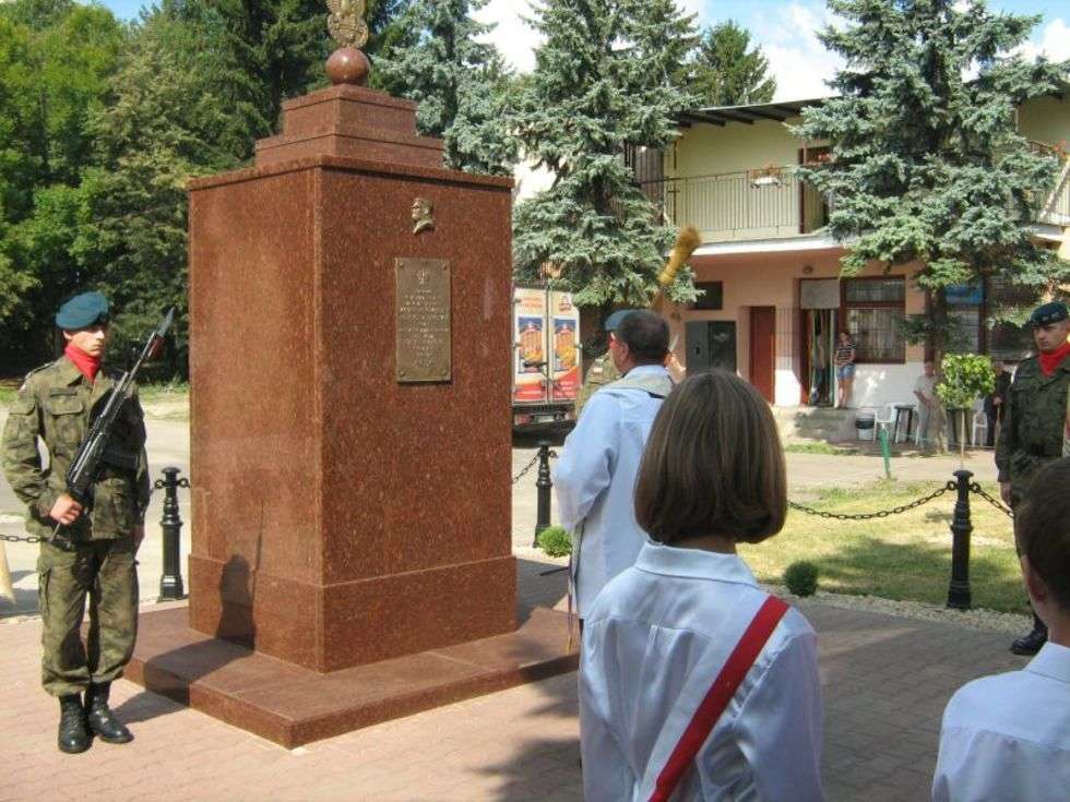  Uroczystości związane z 20-rocznicą odbudowy pomnika Józefa Pilsudskiego. 

