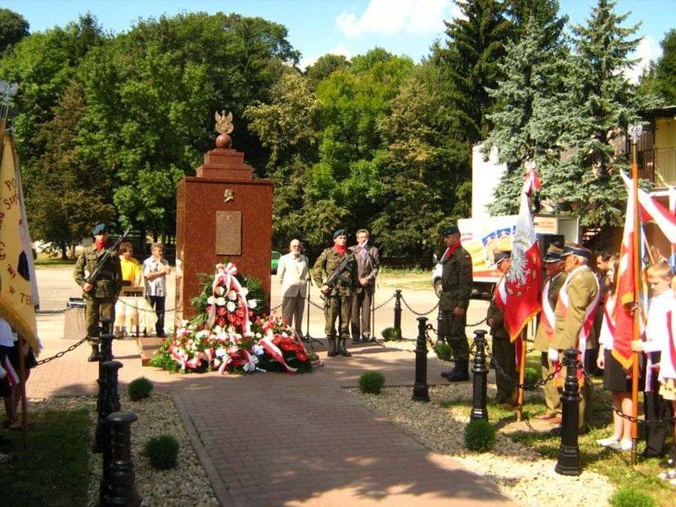  Uroczystości związane z 20-rocznicą odbudowy pomnika Józefa Pilsudskiego. 