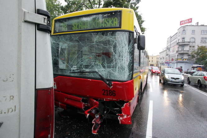 Zderzenie autobusu MPK z busem - Autor: Karol Zienkiewicz