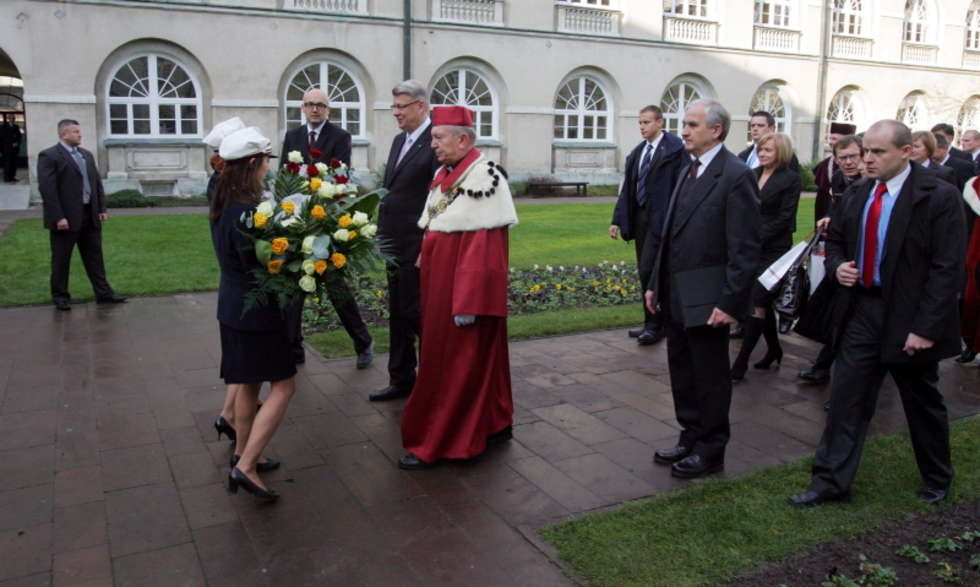  Valdis Zatlers z doktoratem honoris causa KUL (zdjęcie 1) - Autor: Karol Zienkiewicz