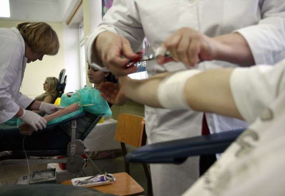  Studenci oddają krew (zdjęcie 2) - Autor: Jacek Świerczynski