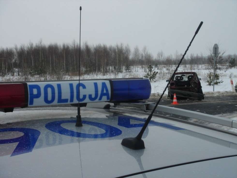 Wypadek na obwodnicy Lubartowa (zdjęcie 1) - Autor: policja