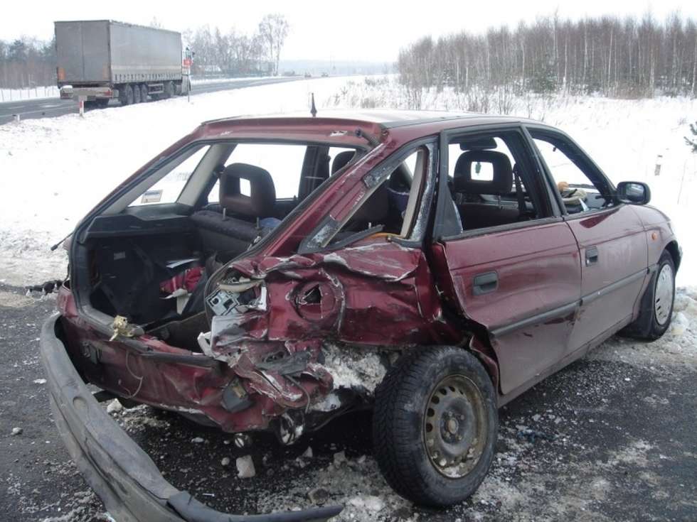  Wypadek na obwodnicy Lubartowa (zdjęcie 3) - Autor: policja