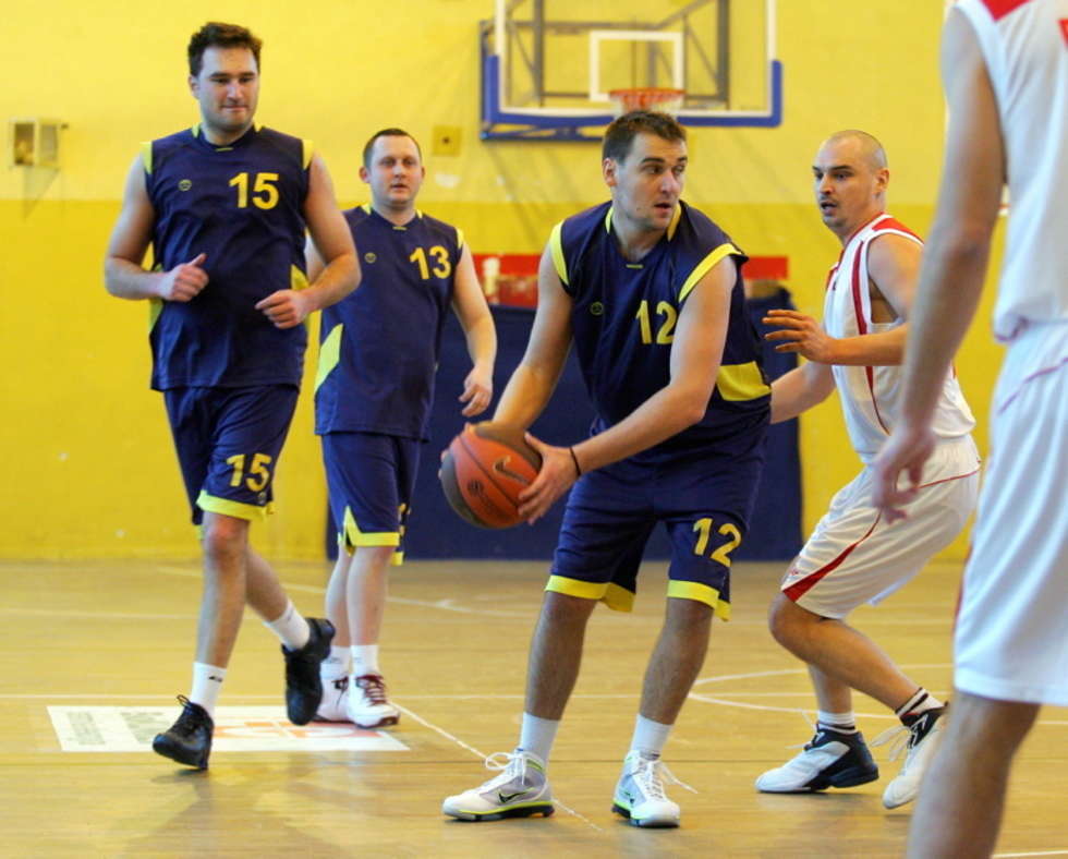  Koszykówka: Białowąs - At Vision (zdjęcie 1) - Autor: Karol Zienkiewicz