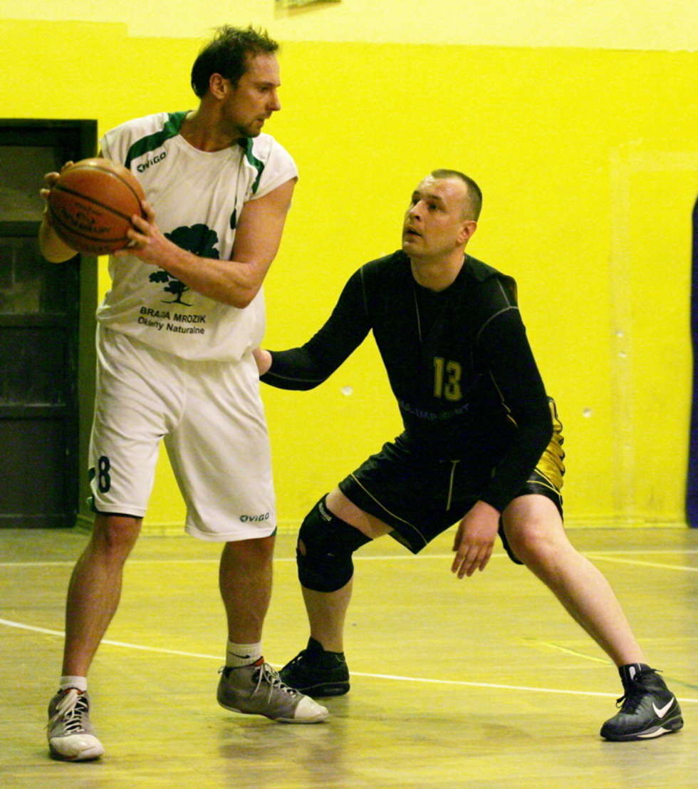  Koszykówka: Bracia Mrozik - Aux Matematyka  (zdjęcie 5) - Autor: Karol Zienkiewicz