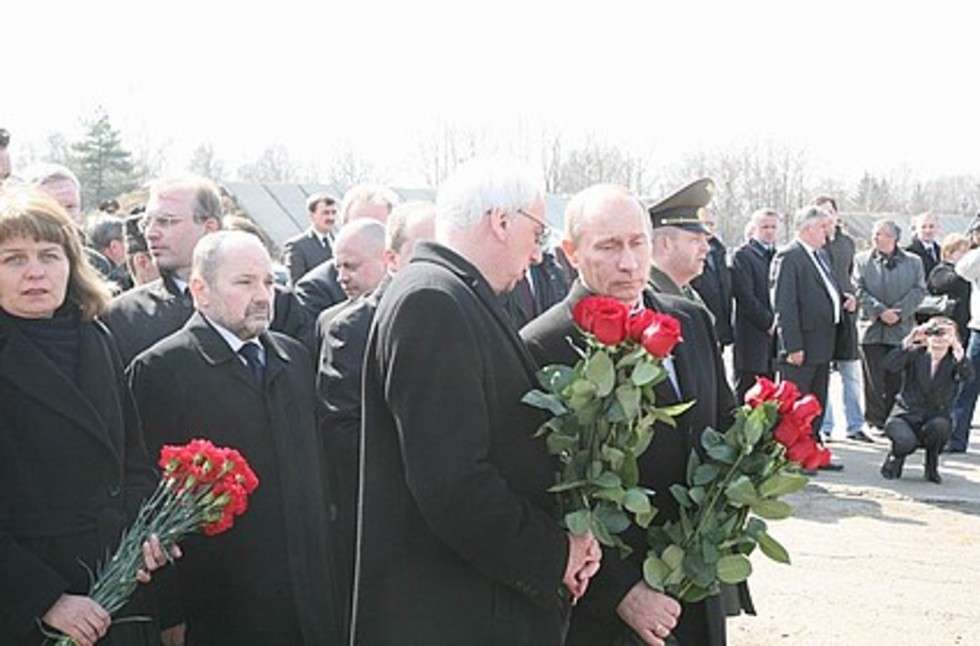  Pożegnanie Prezydenta RP w Smoleńsku - zdjęcia (zdjęcie 2) - Autor: www.prezydent.pl