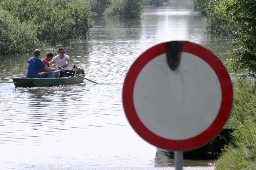  Skutki powodzi w gminie Wilków. (zdjęcie 1) - Autor: Maciej Kaczanowski