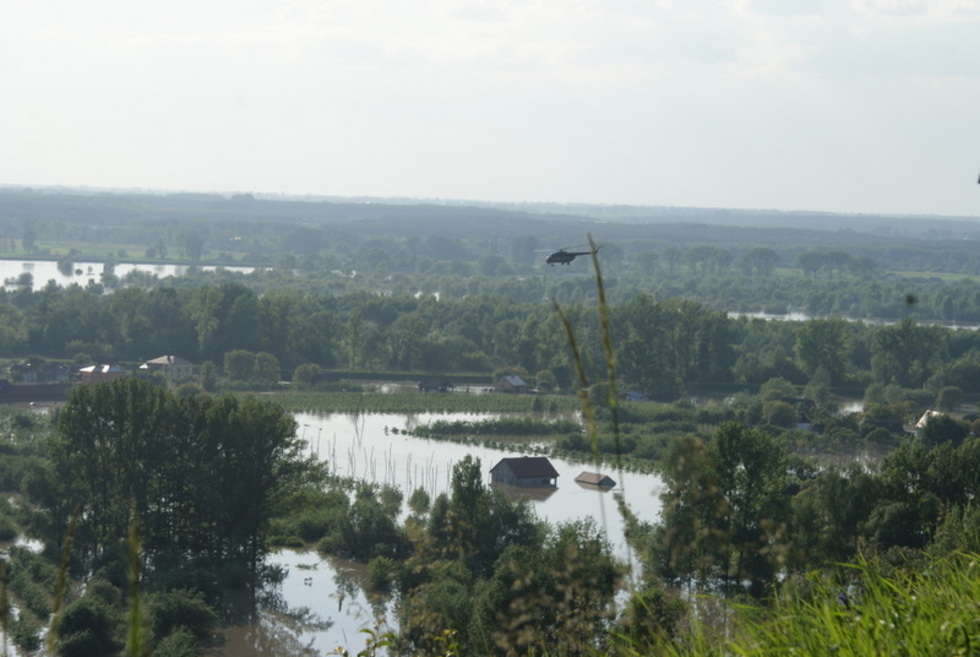  Widok z góry na zalane tereny nad Wisłą (zdjęcie 5) - Autor: Katarzyna Maciąg