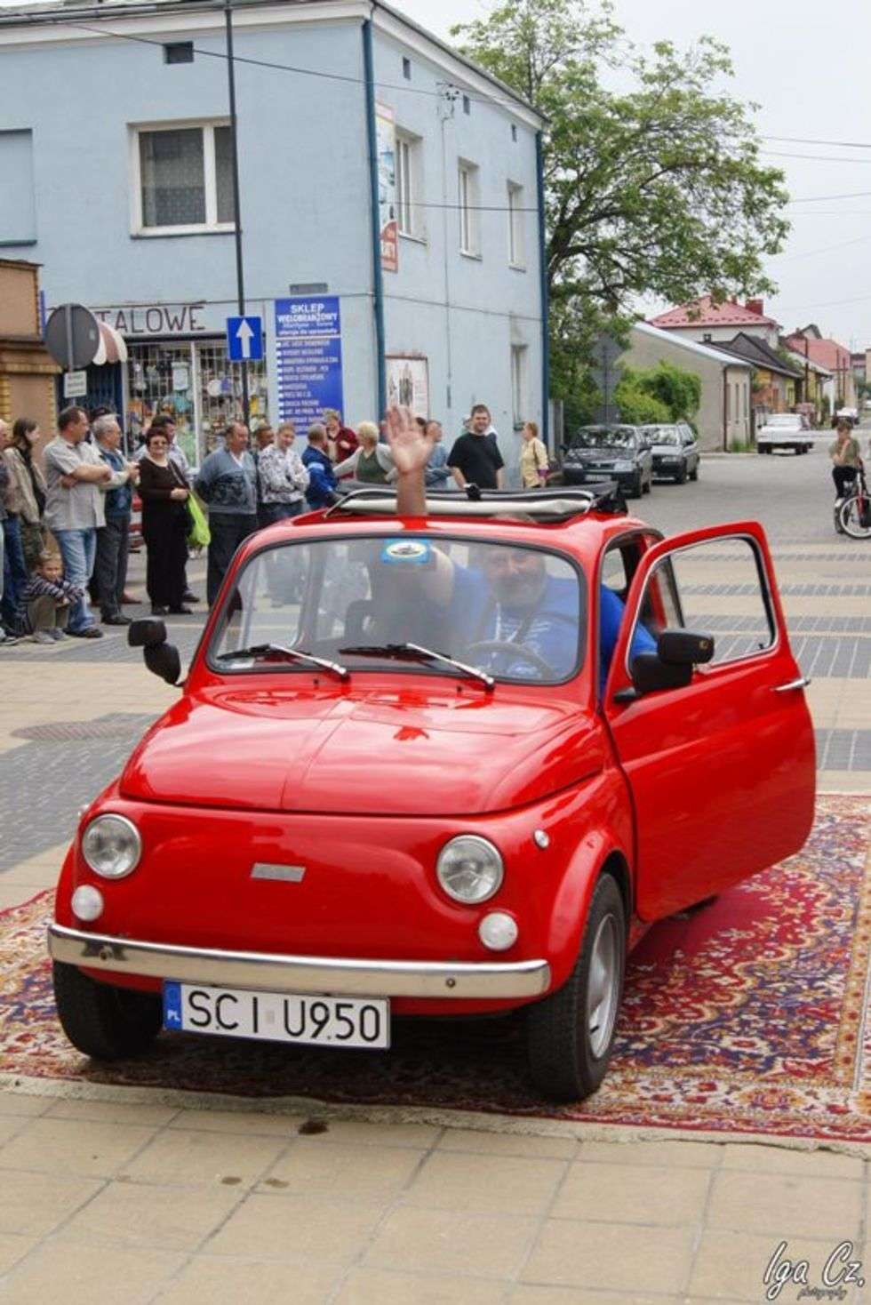  Od 27 do 31 maja na terenie Janowa, Bilgoraja oraz powiatów janowskiego i bilgorajskiego odbyl sie XXIV Lubelski Rajd Pojazdów Zabytkowych.