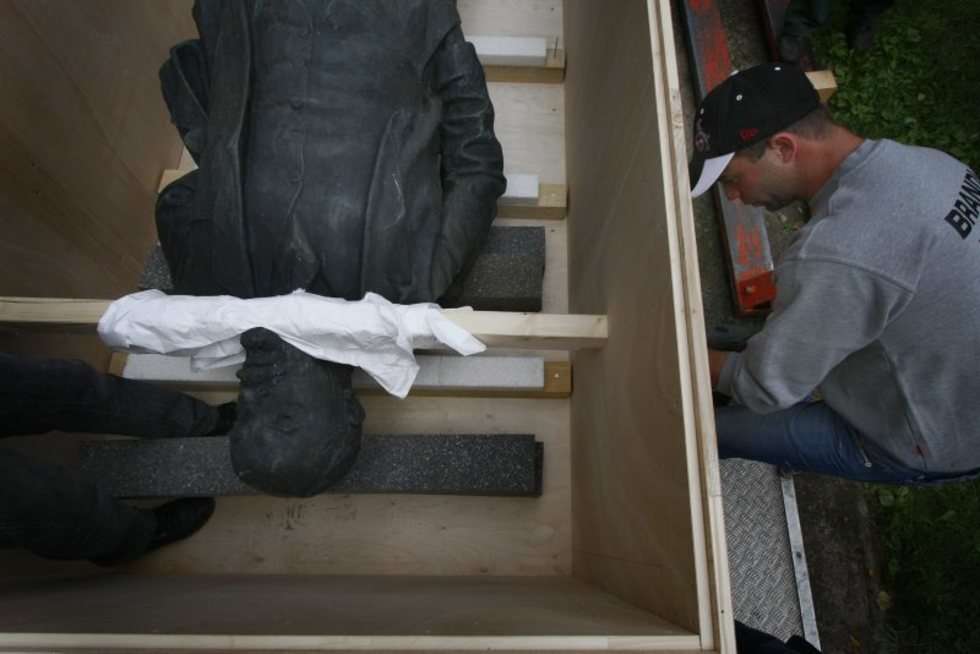  Pomnik Lenina z Kozłówki jedzie do Włoch (zdjęcie 3) - Autor: Dorota Awiorko-Klimek