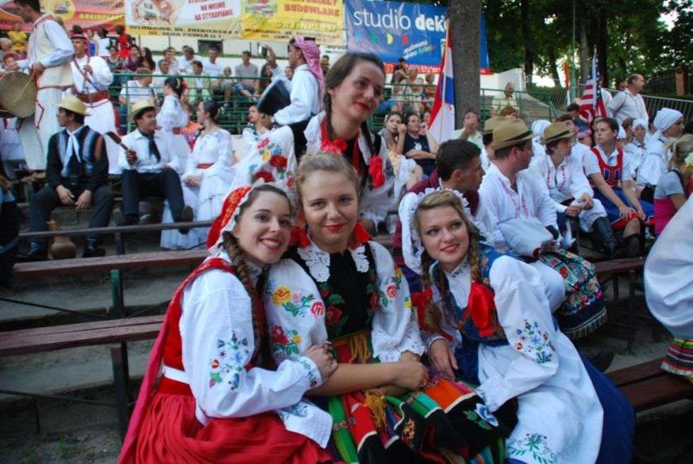  Do Wlodawy na festiwal przyjechaly zespoly z calego świata