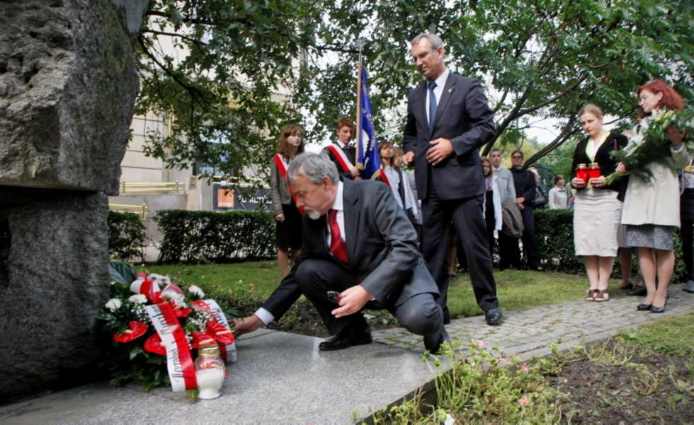  Siedemdziesiąt jeden lat temu podczas bombardowania Lublina, zginąl pod gruzami kamienicy Józef Czechowicz.