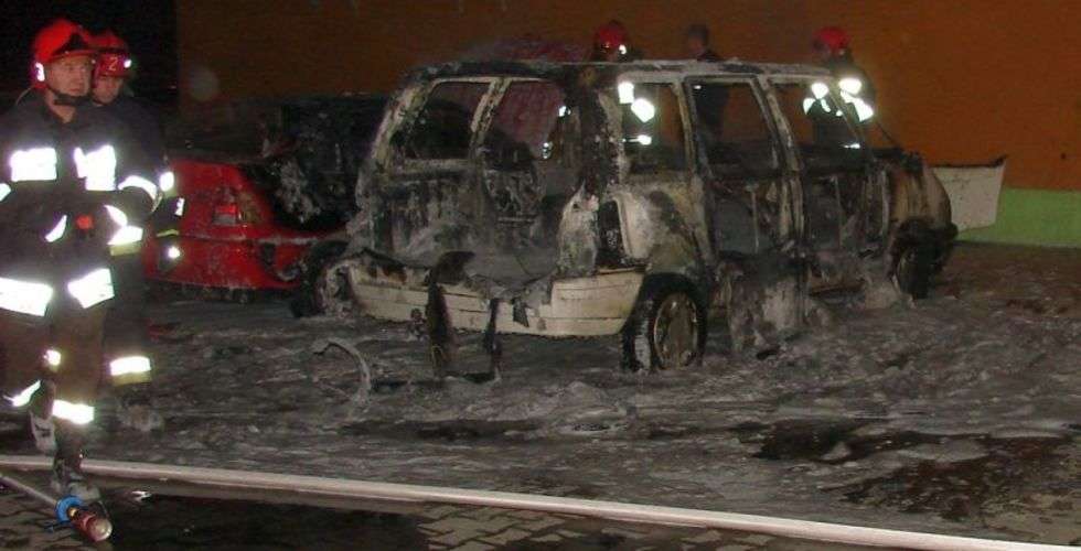  Pożar samochodów przy ul. Pogodnej (zdjęcie 2) - Autor: Internauta incognito