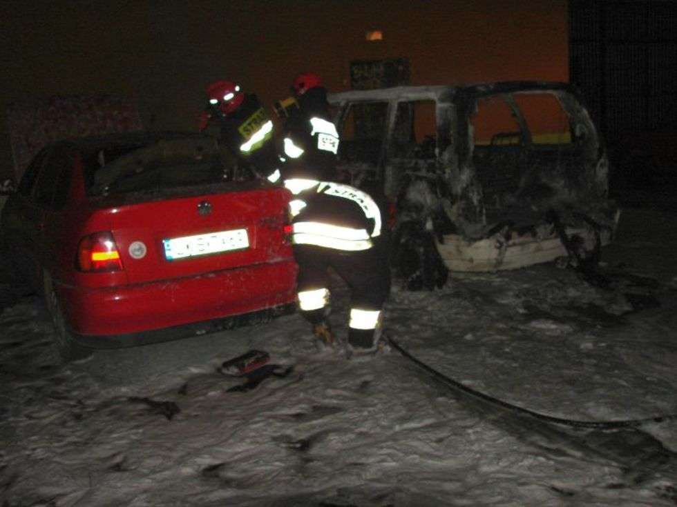 Pożar samochodów przy ul. Pogodnej (zdjęcie 3) - Autor: Internauta incognito