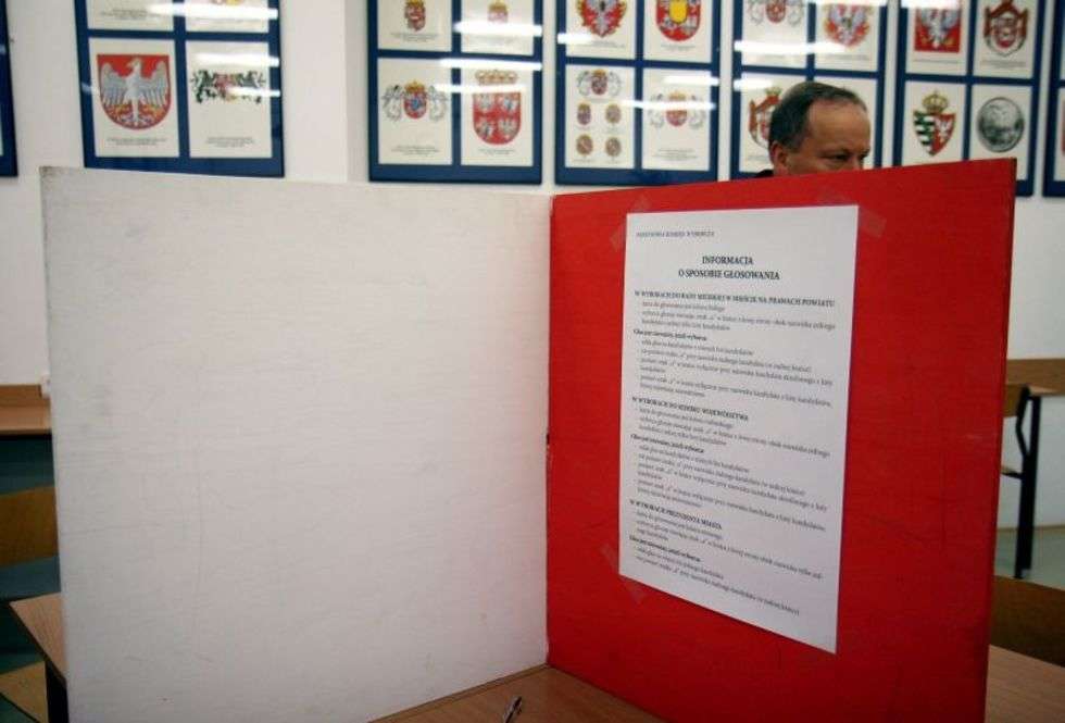 Wybory 2010 w Lublinie (zdjęcie 2) - Autor: Jacek Świerczynski