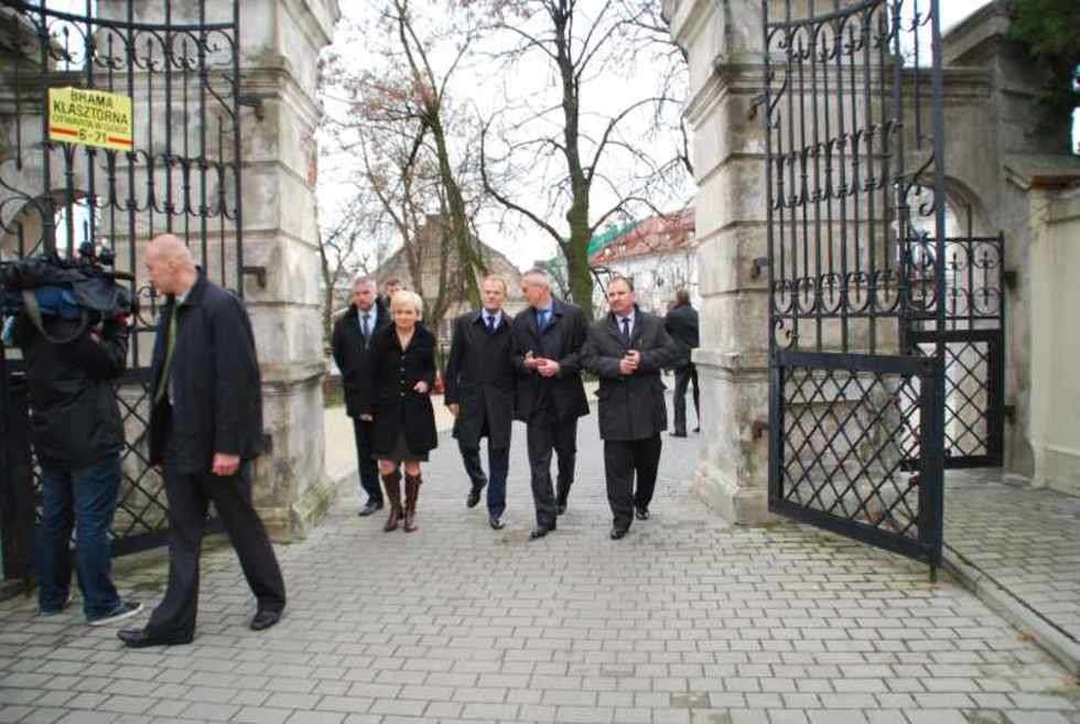  Premier zwiedzal Wlodawe oraz spotkal sie z dziennikarzami i mieszkancami