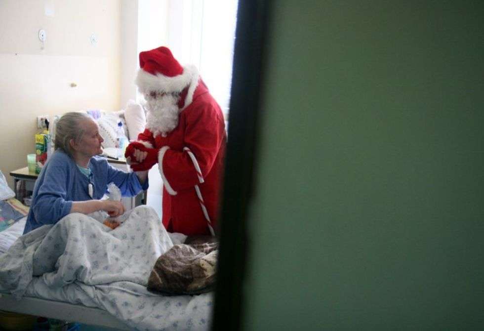  Mikołaj w Szpitalu Kolejowym (zdjęcie 5) - Autor: Jacek Świerczynski