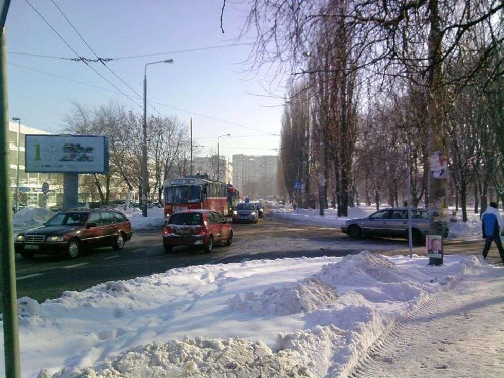  Ford zablokował wyjazd trolejbusom przy Chodźki w Lublinie (zdjęcie 2) - Autor: Hubert Gaworek
