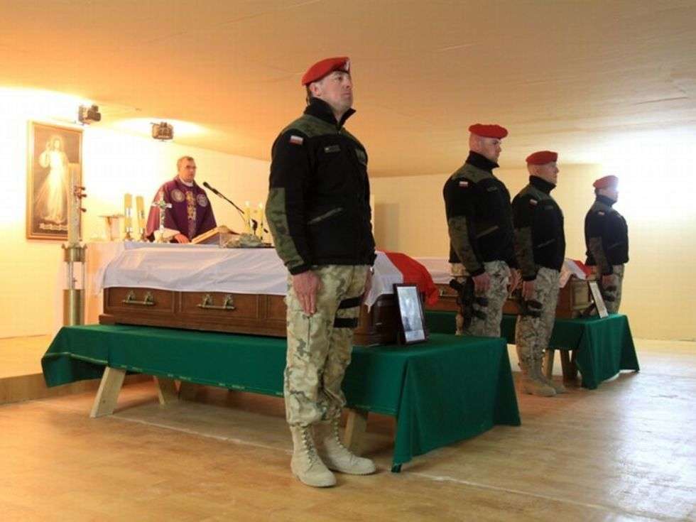  Pogrzeb Polaków w Ghazni (zdjęcie 6) - Autor: Artur Weber