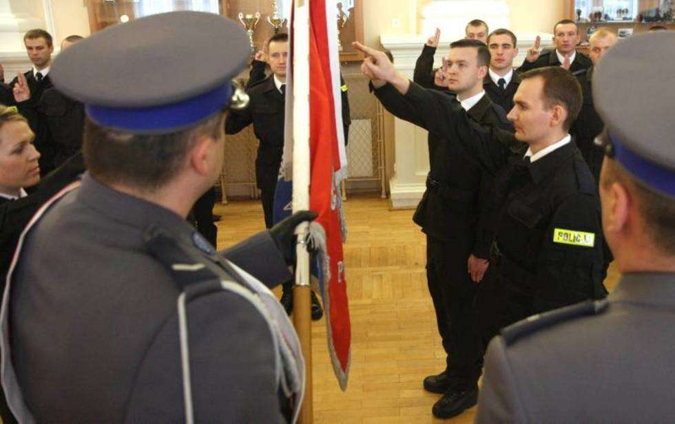  Przysięga policjantów garnizonu lubelskiego. (zdjęcie 1) - Autor: Maciej Kaczanowski